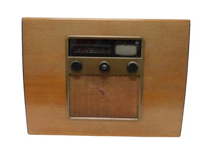 Lot 1037 - A mid 20thC lightwood cased Murphy radio, 48cm...