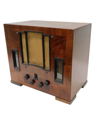 Lot 1040 - A mid 20thC walnut cased Marconi model 298...