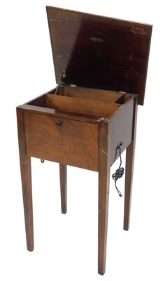 Lot 1043 - A mid 20thC AF Smith and Sons case containing...