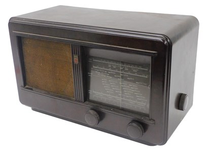 Lot 940a - A mid-20thC Bakelite cased Philips...