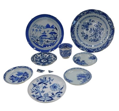Lot 1135 - Various 18thC and other Chinese blue and white...
