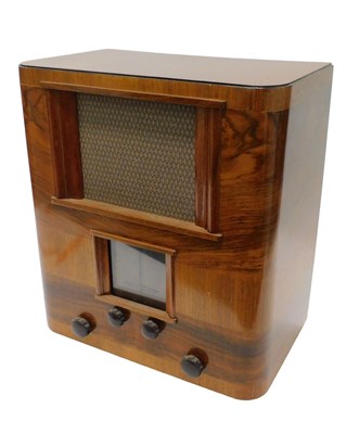 Lot 1023 - A mid 20thC walnut cased Bush AC mains...